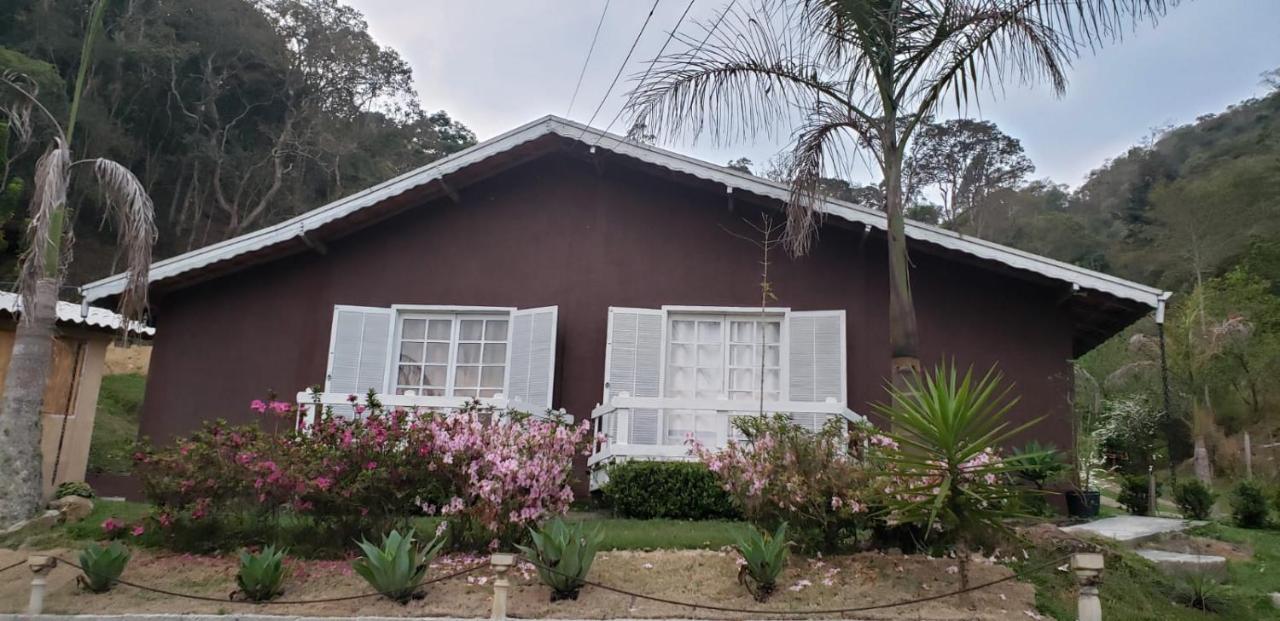 Casa Grande Da Montanha - Sitio Pasangas Villa ซานโต อังตัวนิโอ โด ปิงญัล ภายนอก รูปภาพ